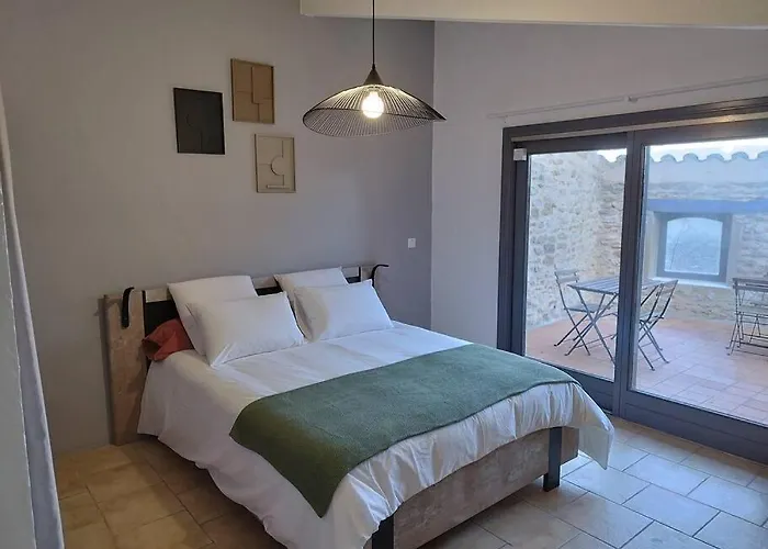 La Montee Du Chateau Daire *