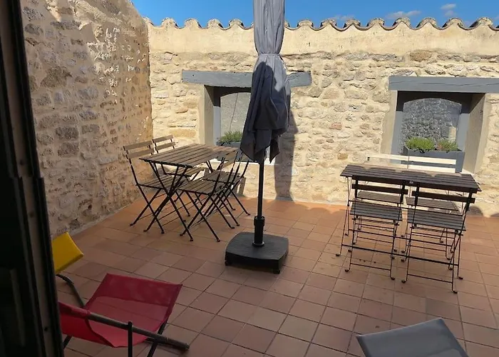 La Montee Du Chateau *